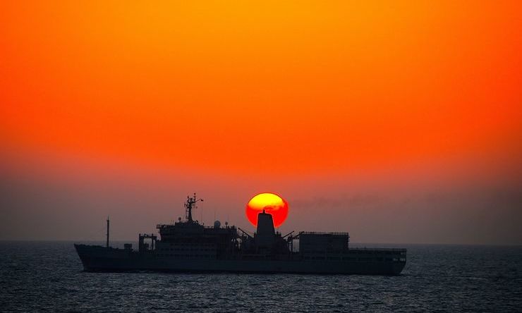 rfa-fort-rosalie-sunset-in-the-gulf-of-oman