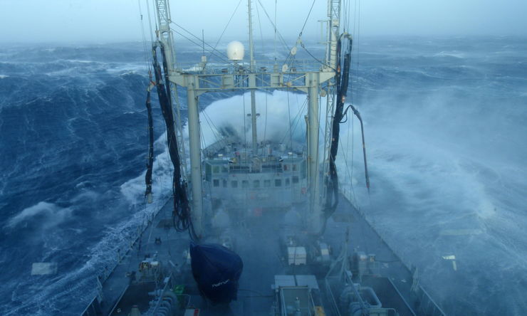 rfa-gold-rover-in-the-s atlantic pc130153-u